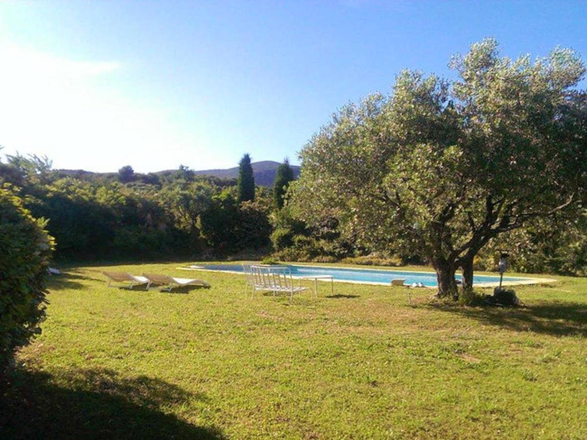 Maison De Charme En Campagne A Cucuron Avec Piscine Privee Villa Exterior foto